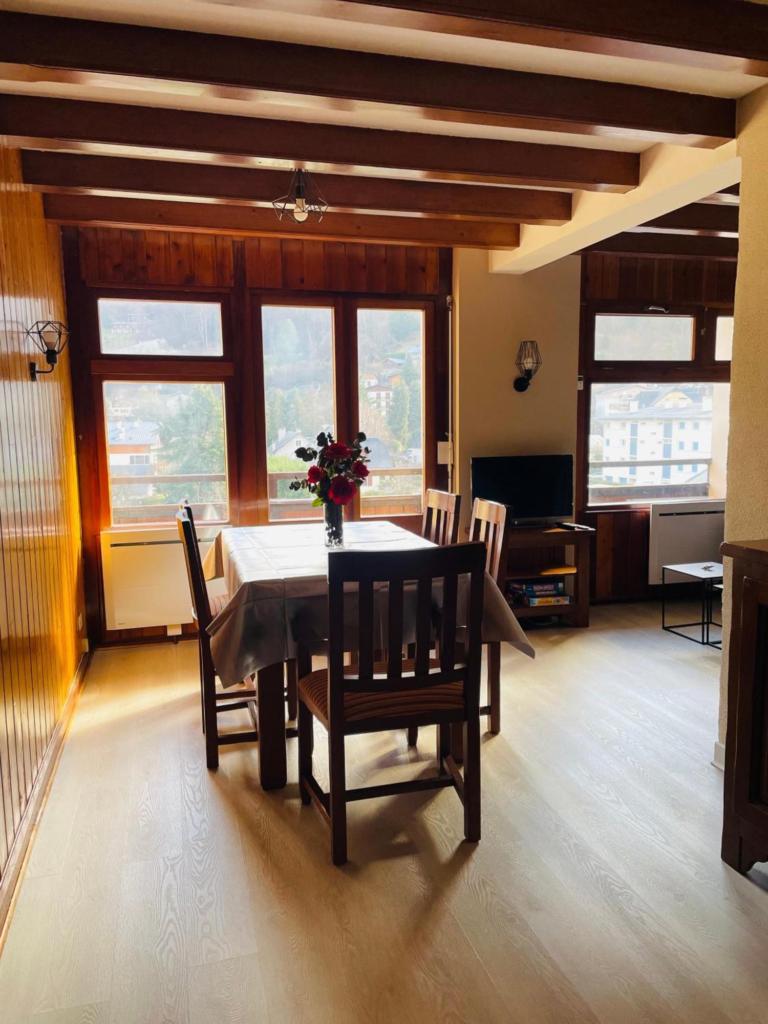 Appartement 58 M2 Avec Piscine Interieure Vue Montagne Centre Village , Parking Prive Saint-Lary-Soulan Exteriér fotografie